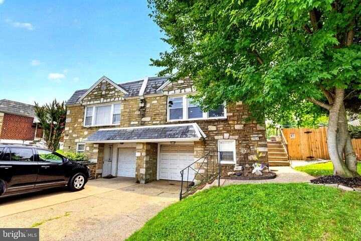 Property Photo: 2908 Walnut Hill Street PA 19152