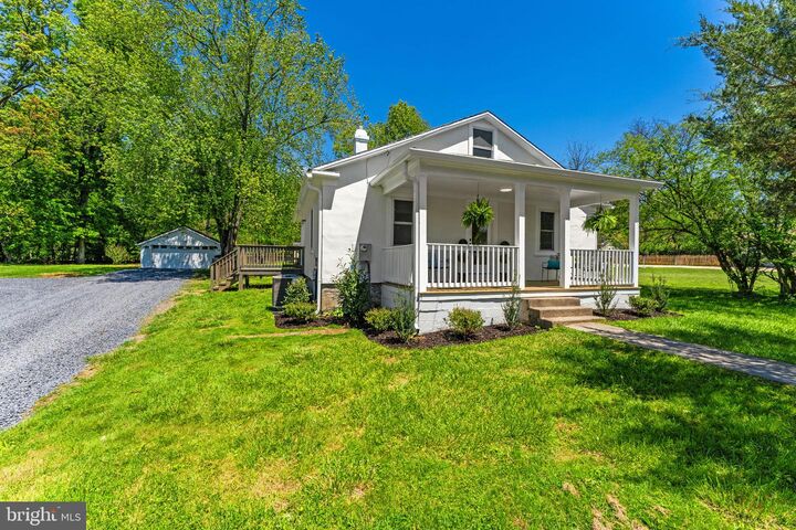 Property Photo:  33960 Welbourne Road  VA 20184 