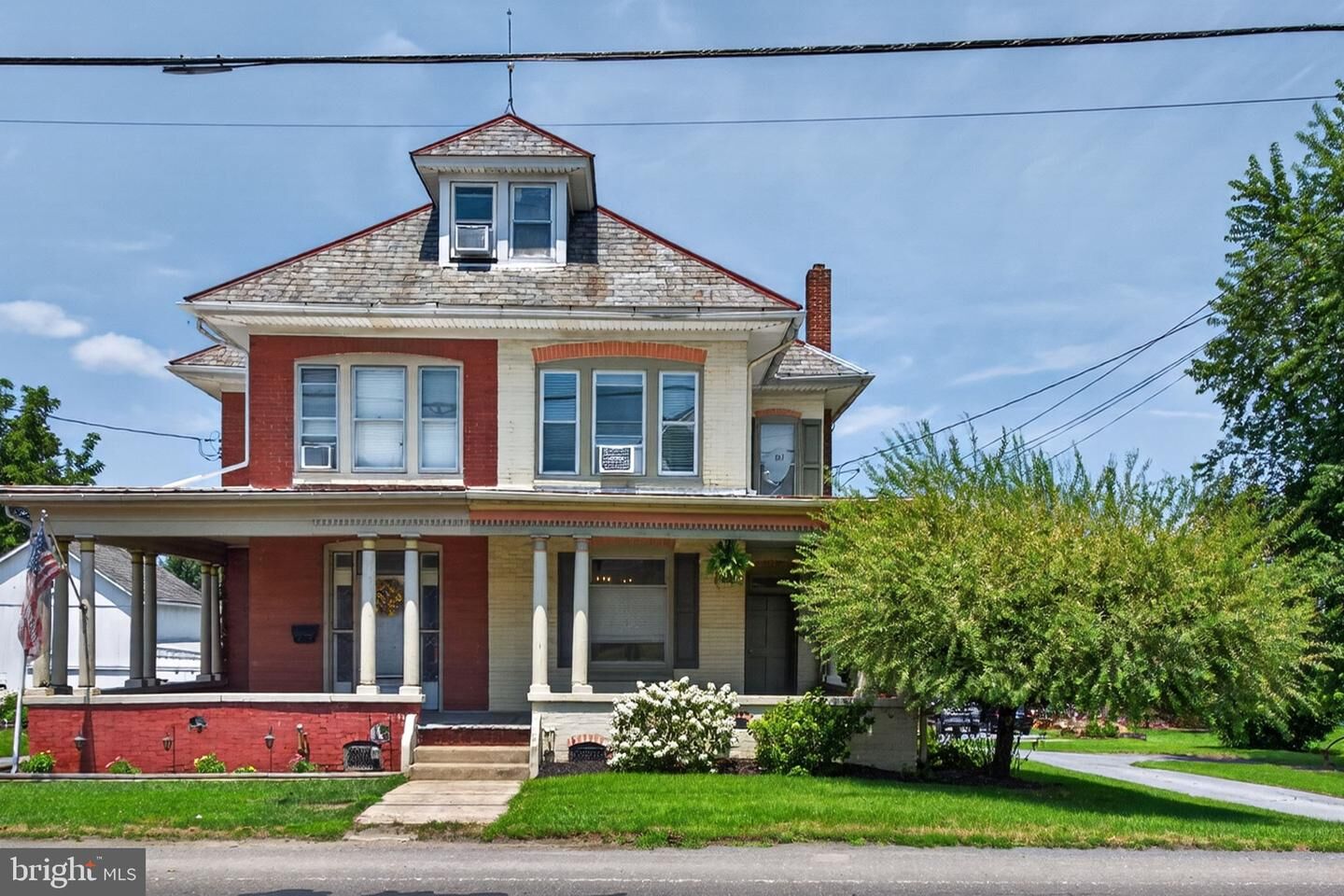 Property Photo: 201 W Main Street PA 17540