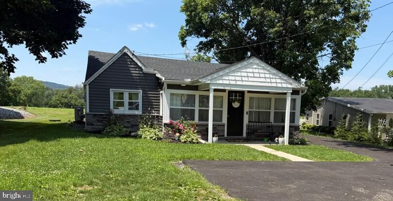 Property Photo: 6179 York Road PA 17362