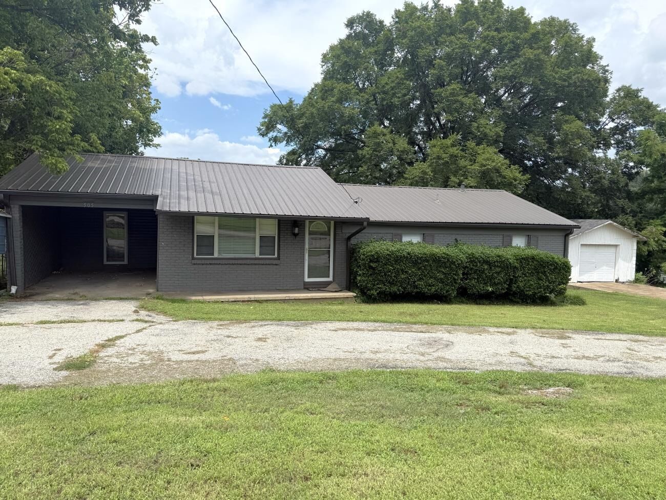 Property Photo:  505 W 3rd  AR 72434 