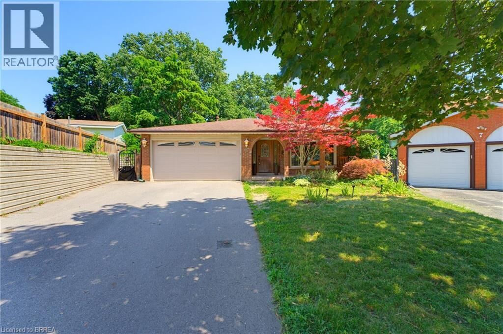 Property Photo: 5 Keeler Place ON N3S 7K6