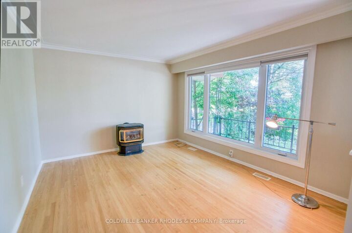 Property Photo: 781 Dickens Avenue ON K1G 2X9