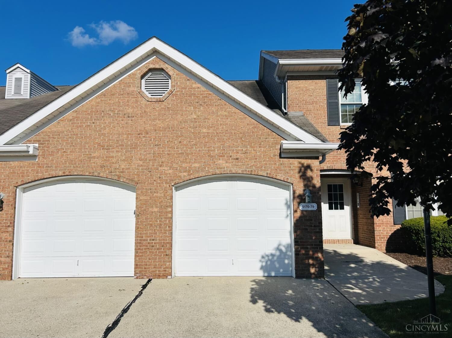 Property Photo: 5174 Shoreview Run OH 45248