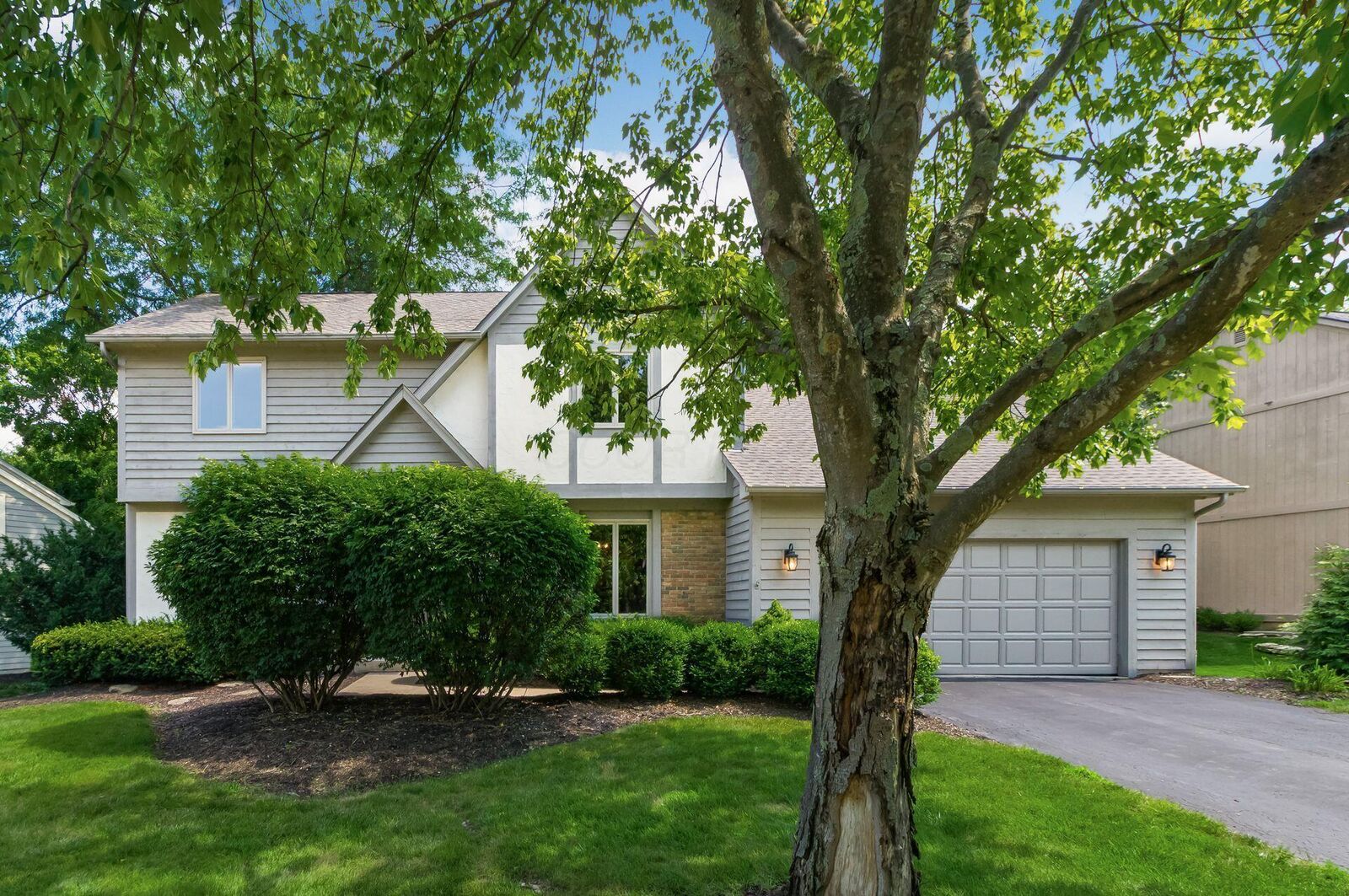 Property Photo: 5341 Aryshire Drive OH 43017