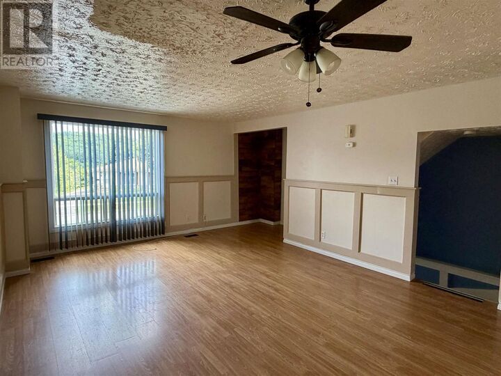 Property Photo: 31 Forest Pl ON P5A 3C5