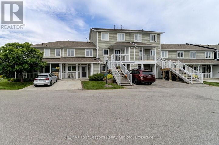 Property Photo:  17 Cranberry Surf 17  ON L9Y 5C4 