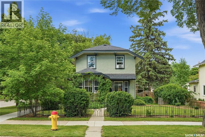 Property Photo: 322 29th Street W SK S7L 0M1