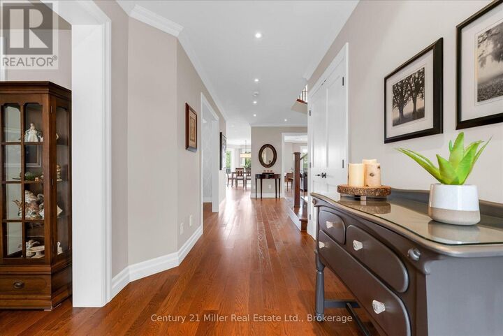 Property Photo: 1539 Bayshire Drive ON L6H 6E5