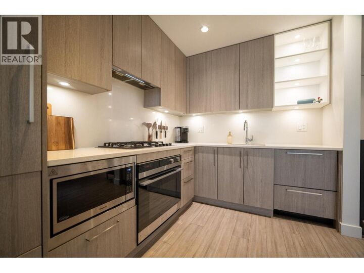 Property Photo: 707 East 3rd Street 214 BC V7L 1G8
