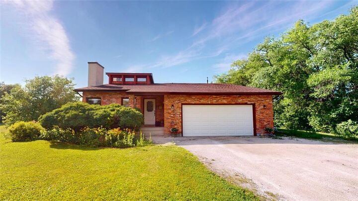 Property Photo: 10 Neltner Drive MB R1A 3A4