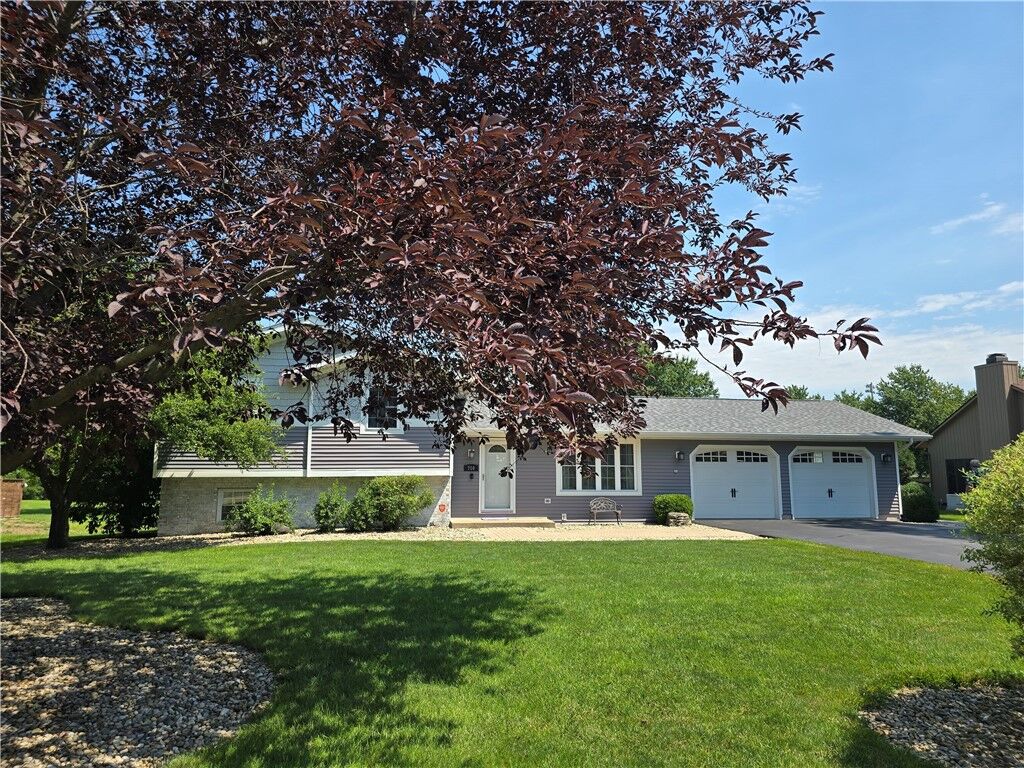 Property Photo:  710 Weaver Road  IL 62535 