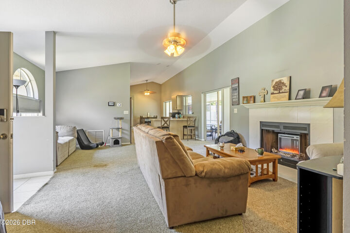Property Photo:  18 Burning Bush Place  FL 32137 
