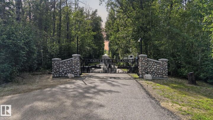 Property Photo: 9 Martin Road AB T0E 1A0