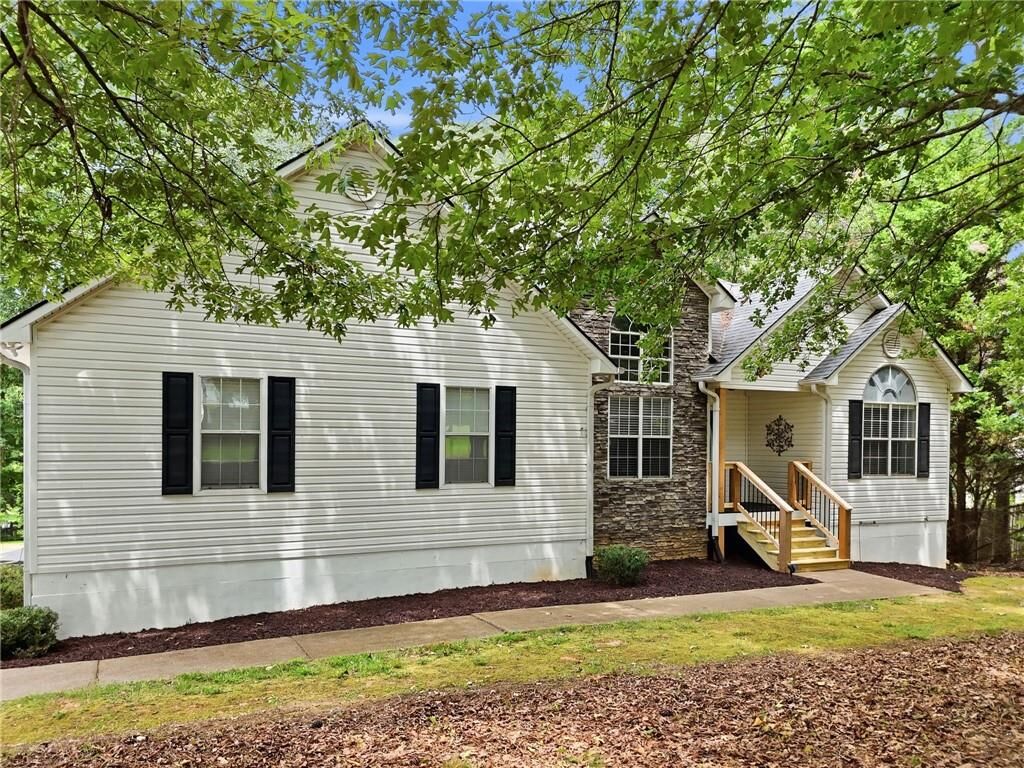 Property Photo:  460 Kerry Drive  GA 30143 