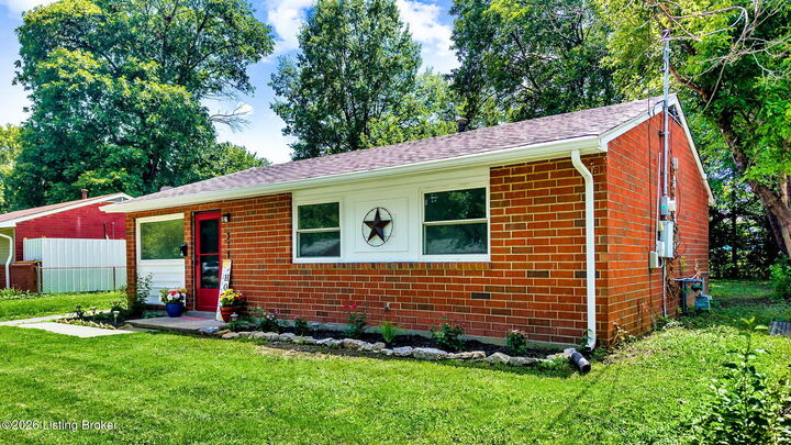 Property Photo:  318 Kilmory Ave  KY 40214 