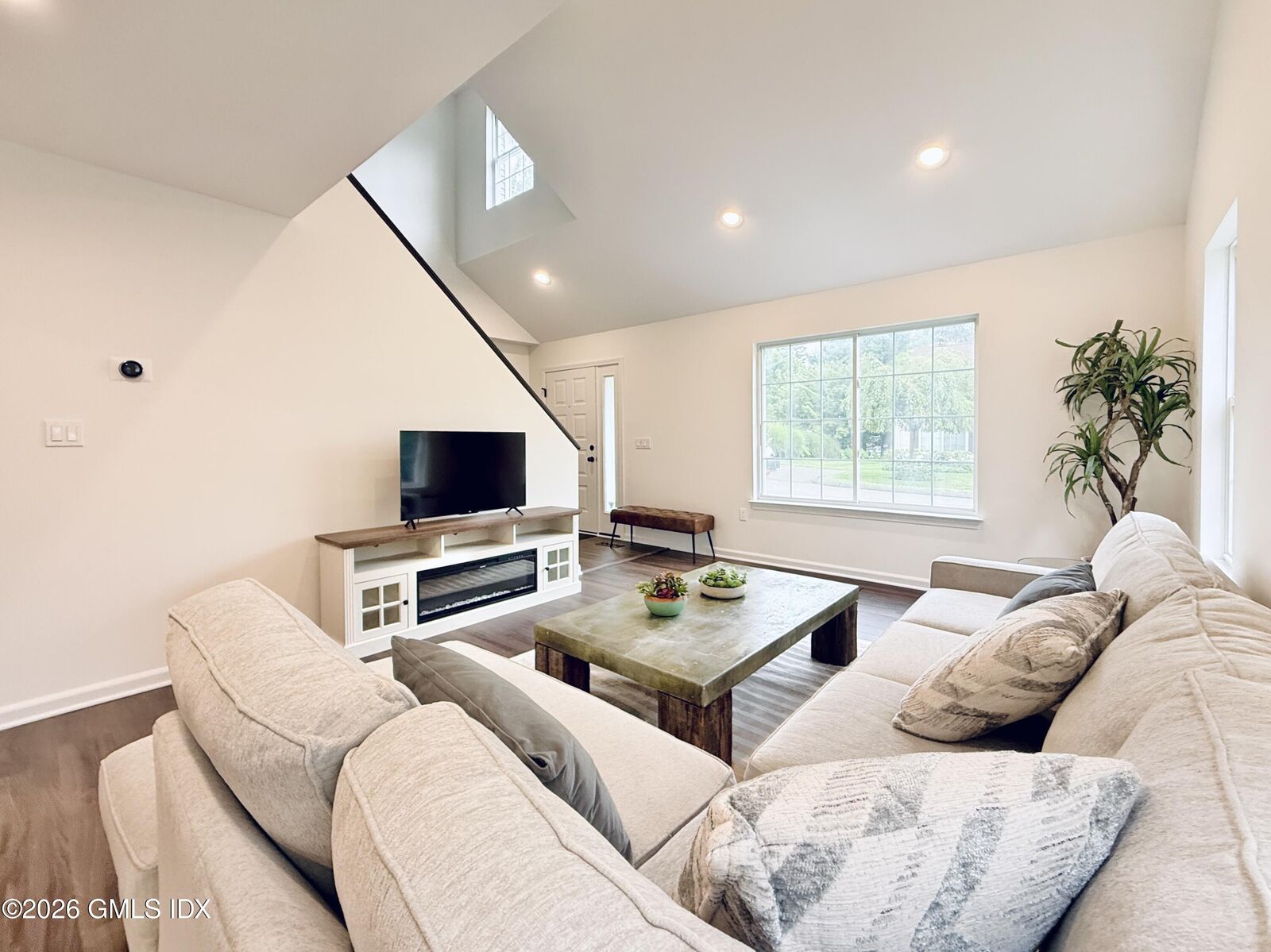 Property Photo:  95 Intervale Road 34  CT 06905 