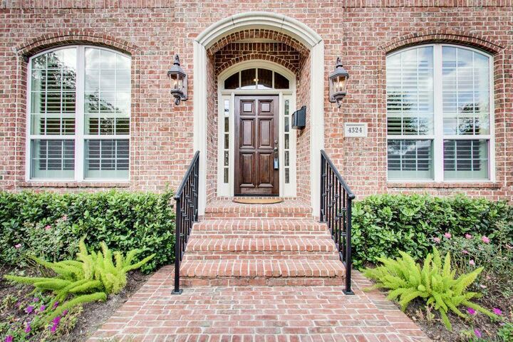 Property Photo:  4324 Ione Street  TX 77401 