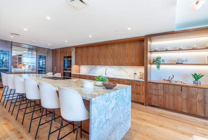 Property Photo:  2139 Kuhio Avenue Phb  HI 96815 