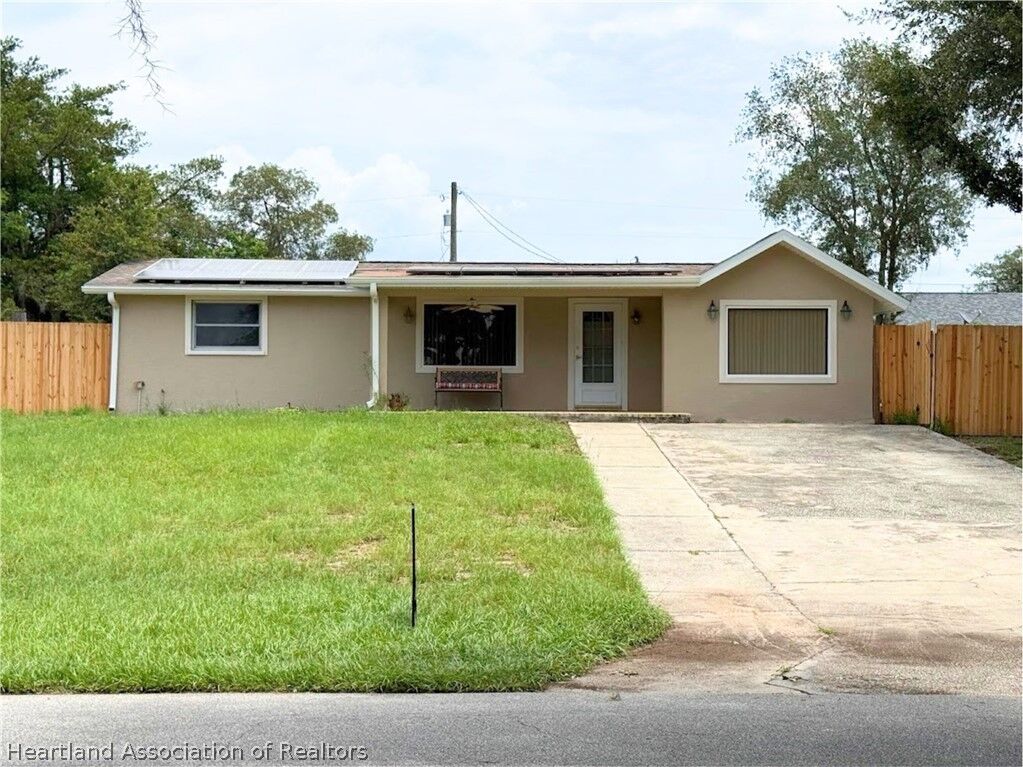 Property Photo:  42078 Abram Avenue  FL 33825 