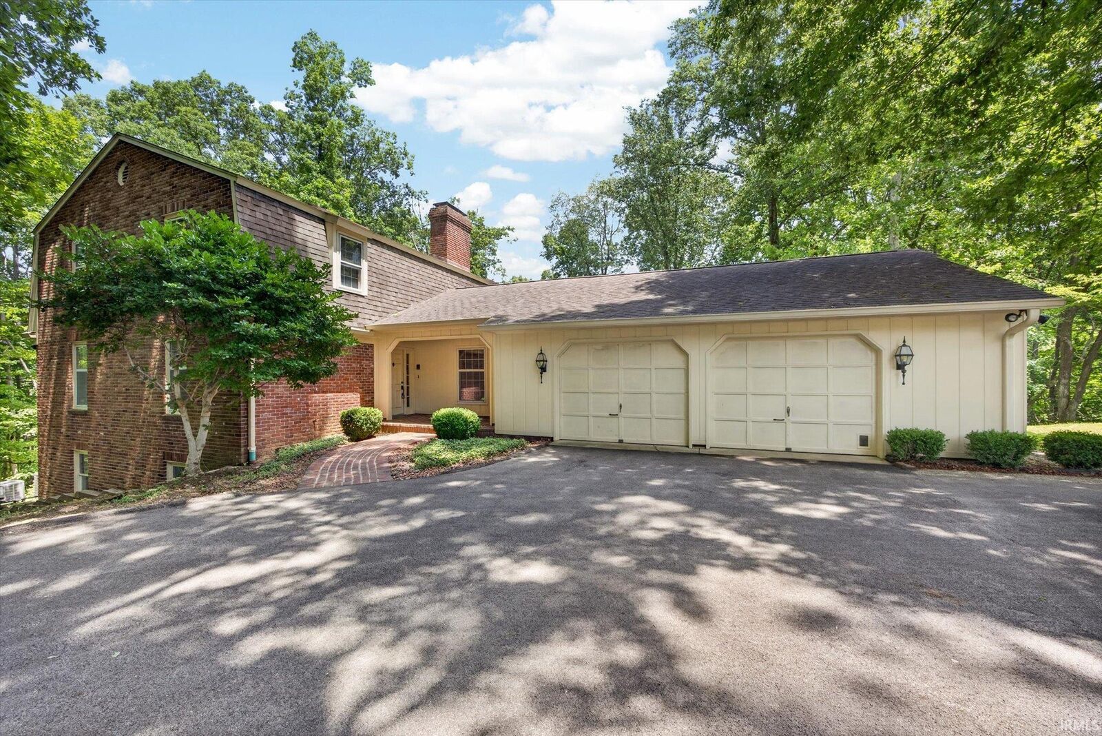Property Photo:  3200 N Browncliff Lane  IN 47408 