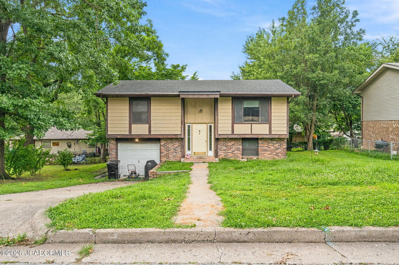 Property Photo:  5020 Shady Lane  MO 65109 