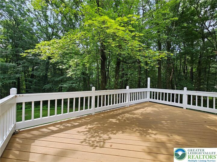 Property Photo: 125 Ridge Court PA 18353