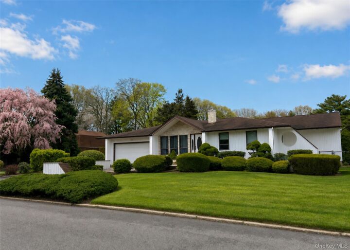 Property Photo: 517 Ocean Avenue NY 11769