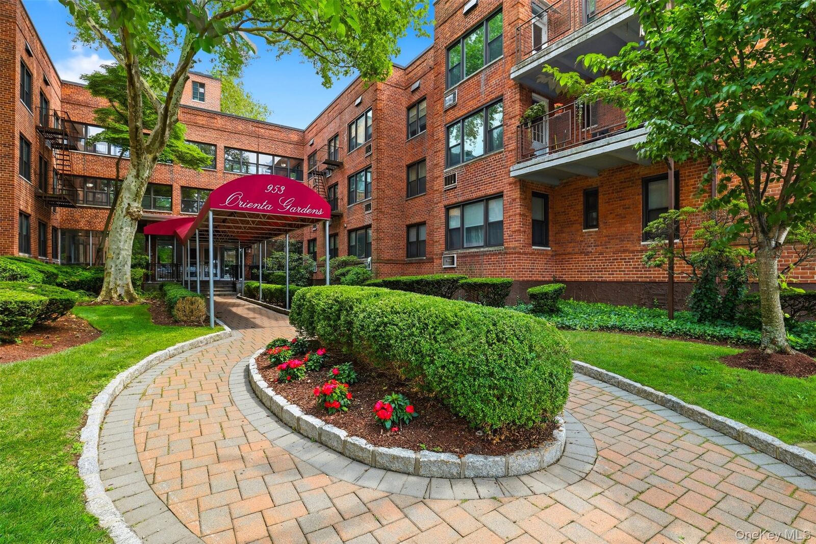 Property Photo:  953 W Boston Post Road 3A  NY 10543 