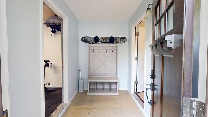 Property Photo:  10 Amesworth Court  NY 11953 