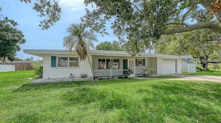Property Photo: 5938 Murdock Avenue FL 34231