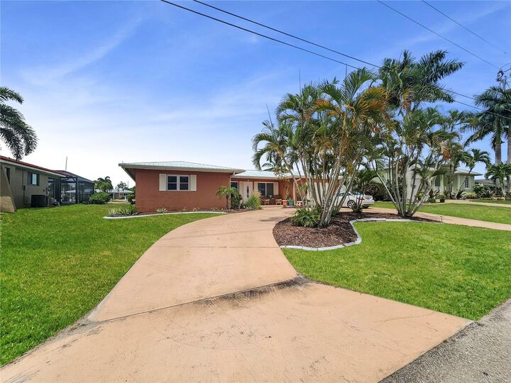 Property Photo: 270 Belaire Court FL 33950