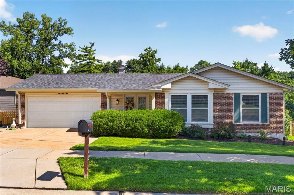 Property Photo: 1045 Terracewood Circle MO 63011