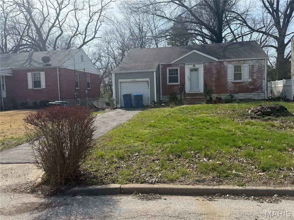 Property Photo:  257 S Barat Avenue  MO 63135 