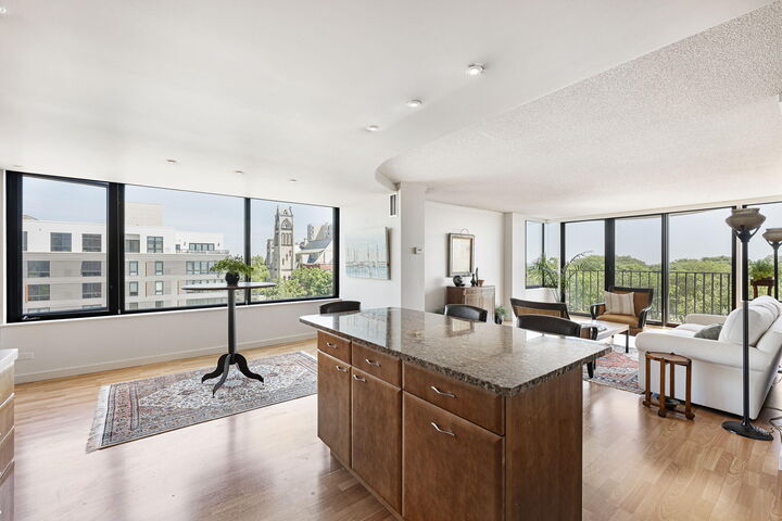 Property Photo: 929 N Astor St WI 53202