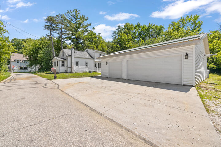 Property Photo:  3541 Circle Dr  WI 53033 