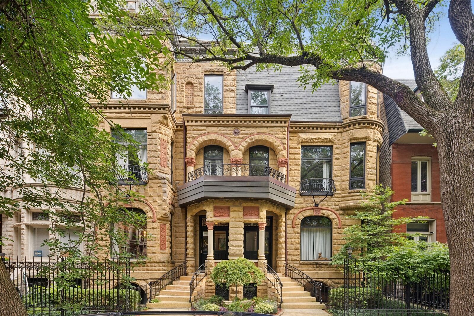 Property Photo: 540 W Belden Avenue 3B IL 60614