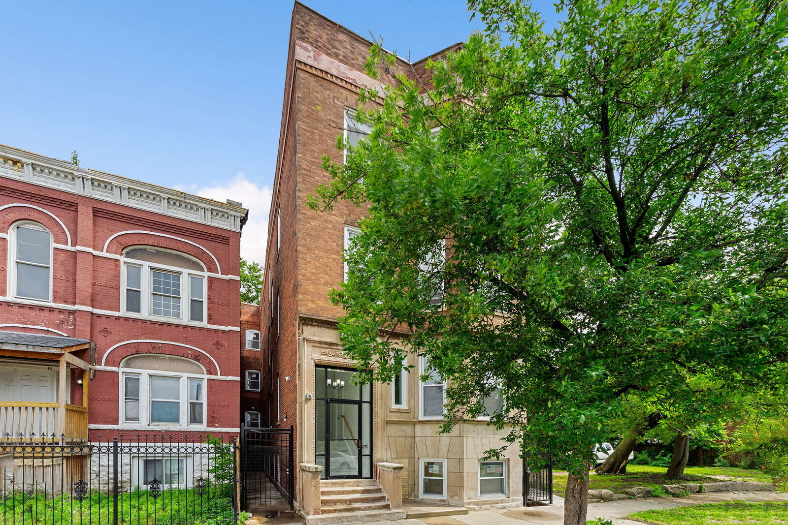 Property Photo:  140 W 66th Street 3R  IL 60621 