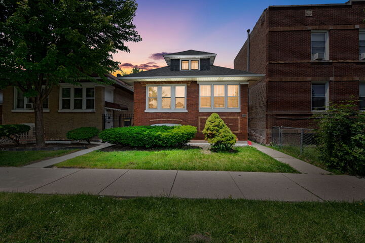 Property Photo: 1454 N Central Avenue IL 60651