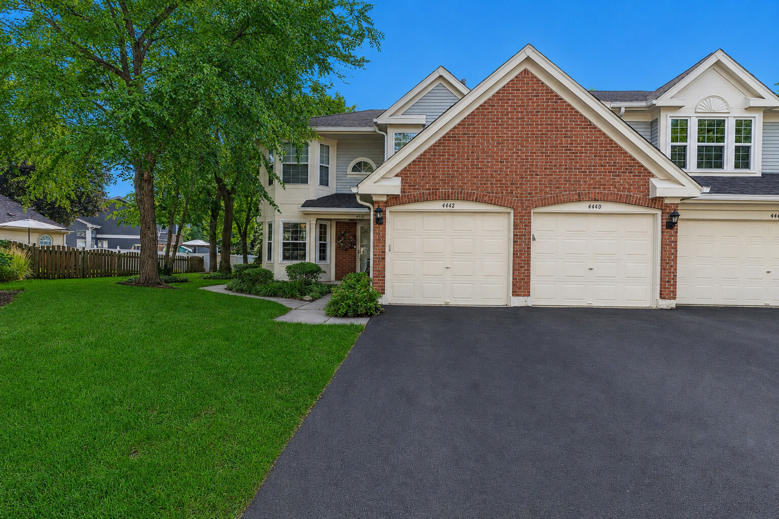 Property Photo:  4440 Castlebar Lane  IL 60133 