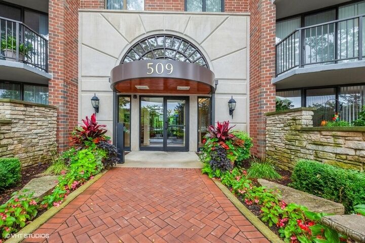 Property Photo: 509 Aurora Avenue 108 IL 60540