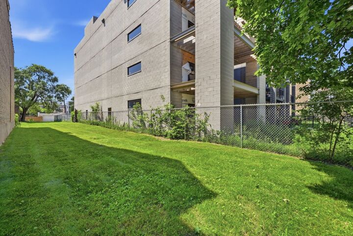 Property Photo: 4344 S Vincennes Avenue IL 60653