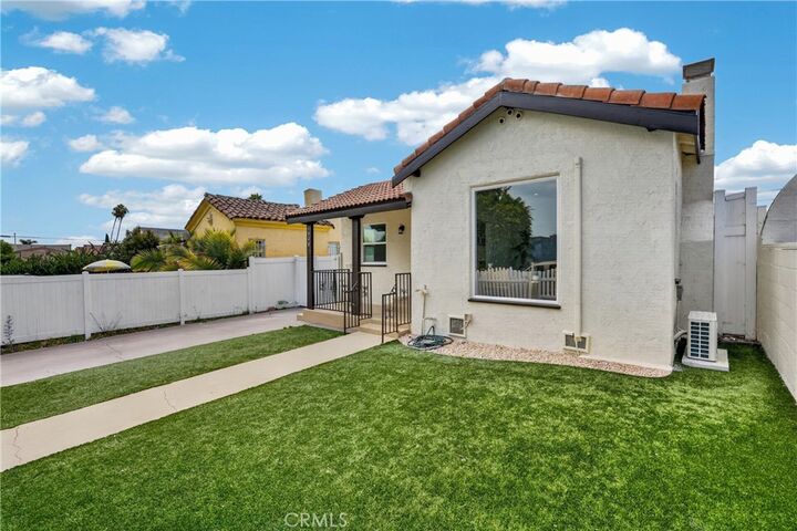 Property Photo:  1428 W 91st Street  CA 90047 