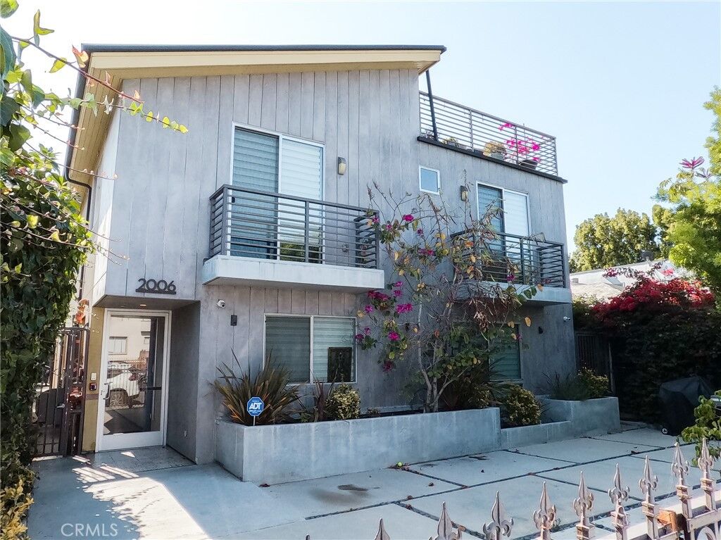 Property Photo:  2006 S Corning Street 3  CA 90034 
