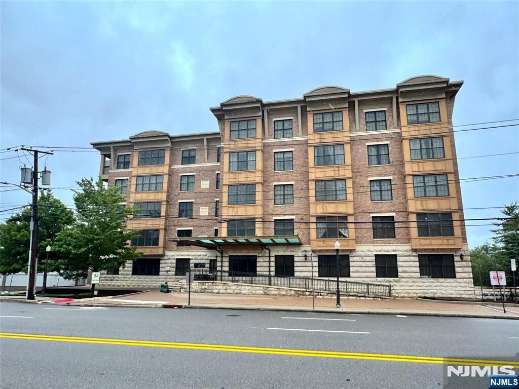 Property Photo:  54 Polifly Road 108  NJ 07601 