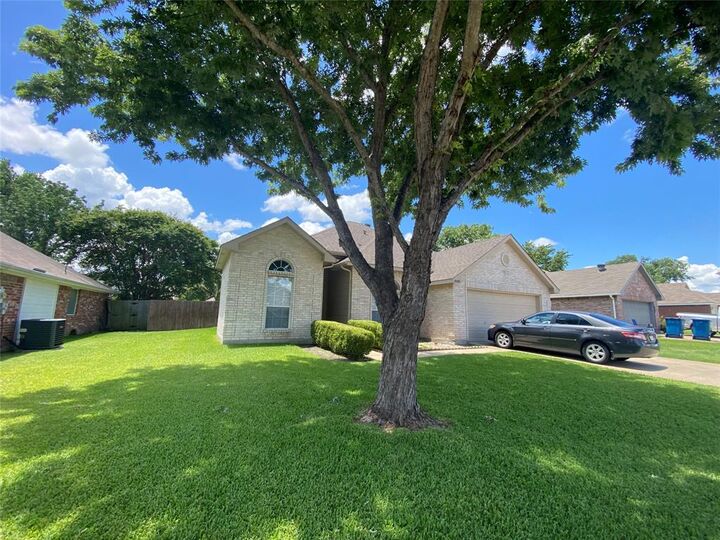 Property Photo: 8410 Holland Avenue TX 75089