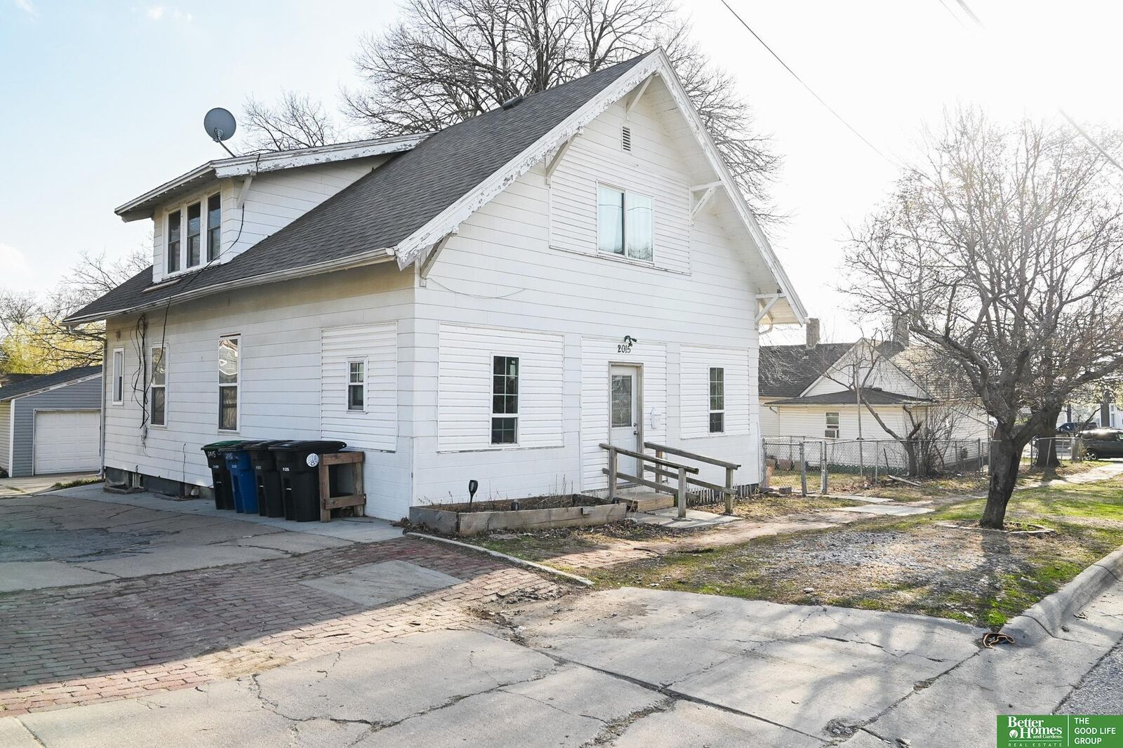 Property Photo: 2015 W Street NE 68107-9999