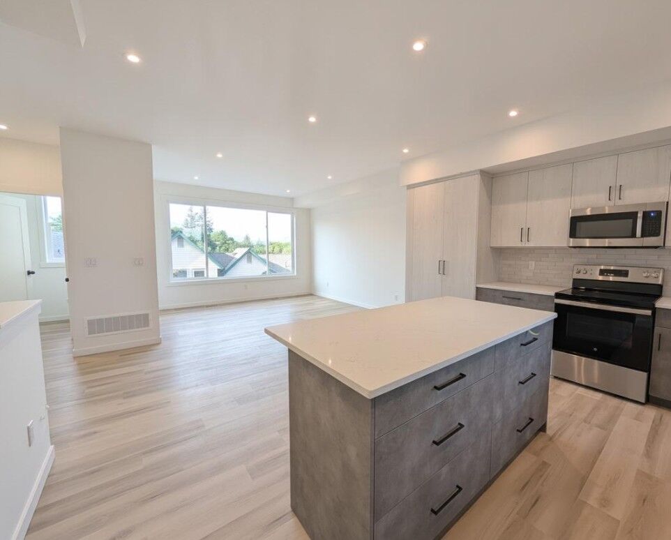 Property Photo: 3602 Pleasant Valley Road 5 BC V1T 4L6