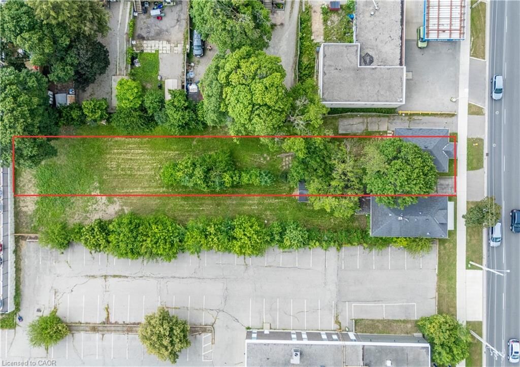 Property Photo:  339 St Paul Avenue  ON N3R 4N2 