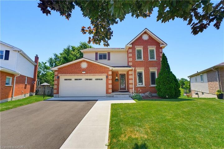 32 Stonehaven Place — photo 1